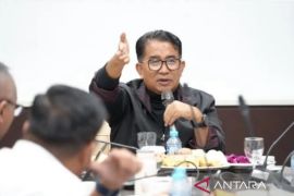 Satu kecamatan terdampak banjir Mahulu  tuntas perbaikan listrik