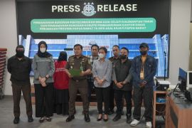 Buronan korupsi kantor dinas perumahan Papua Barat ditangkap di Makassar