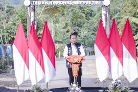 Pemkab Jember lakukan pengaspalan menuju Pantai Bandelait dukung ekowisata