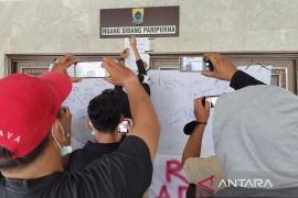 Puluhan pewarta Cianjur gelar aksi damai menolak RUU Penyiaran