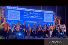 Seaweed center launched, disaster warning discussed at water forum