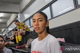 Claudia Scheunemann: Para pemain timnas senior lebih cerewet