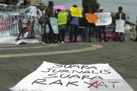 Aksi tolak RUU Penyiaran di Sukabumi