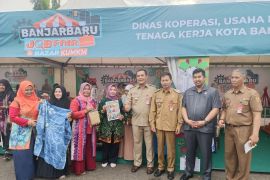 Kalsel kemarin, Banjarmasin kerja sama pasokan telur hingga polsek pastikan ketersediaan bahan pokok