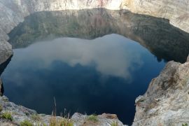 Badan Geologi: Terjadi perubahan warna air Danau Kelimutu