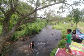 Wisata sungai lereng Gunung Kelud