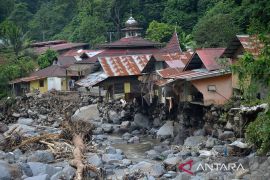 Modifikasi cuaca, 30 ton garam ditabur di langit sekitar Marapi