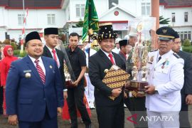 Pj Gubernur Sumut apresiasi Tapsel terima tunggul kecamatan terbaik dua tahun berturut