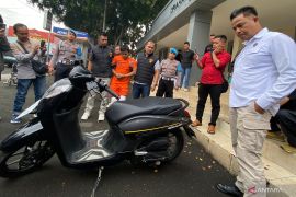 Polres Garut tangkap buron kasus pencurian dan pembunuhan yang melarikan diri di Kalbar