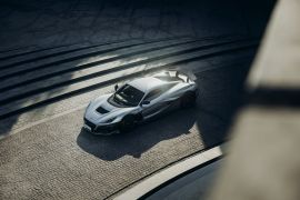 Bugatti usulkan beli mobil dapat pom bensin sintetis di rumah