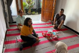 Pj Wali Kota Kediri takziah ke rumah duka anggota Satpol PP meninggal