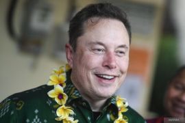Elon Musk menilai pengacakan sinyal Rusia di Ukraina habiskan sumber daya Starlink