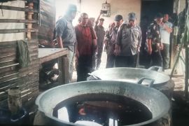 Pemkab Pasaman Barat kaji pengembangan gula dari air batang sawit