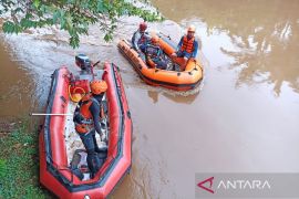 Tim SAR masih mencari pria yang tenggelam di Kali Pesanggrahan