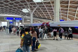 100 ribu tiket kereta Whoosh terjual selama libur panjang Waisak