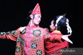 Kalsel lestarikan Tarian Tirik Lalan