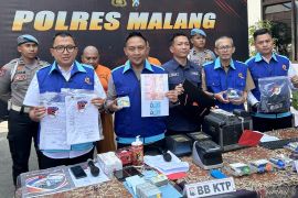 "Saber Pungli" Malang ungkap praktik pungli dokumen kependudukan