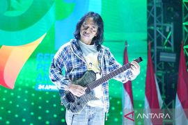 Dewa Budjana meriahkan pelantikan GP Ansor di Istora Senin sore