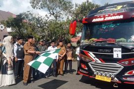 Pj Bupati HSS lepas keberangkatan Jamaah Calon Haji