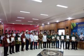 PMI Belitung berikan penghargaan kepada pendonor sukarela 50 dan 75 kali