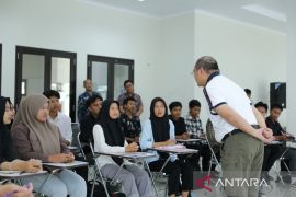 Erzaldi bekali 51 calon mahasiswa yang akan belajar di Jerman