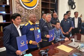 NasDem rekomendasikan Dominggus Mandacan bacagub Papua Barat