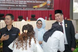 Anggota PPS Pilkada Pematangsiantar dilantik, ini pesan Wali Kota