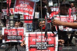 DPR tunda pembahasan RUU Penyiaran