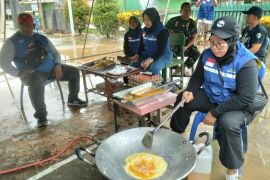 Dinsos Kaltim kerahkan  Tagana bantu dapur umum korban banjir Mahulu
