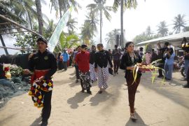 Mas Ipin ingatkan pentingnya jaga kebersihan pantai wisata di Trenggalek