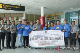 Kanwil Kemenkumham Babel lepas 12 Kades/Lurah menuju Paralegal Academy 2024