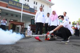 Pemkot Madiun terima bantuan alat fogging dari program CSR PT INKA