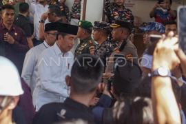 Presiden takziah di Pekalongan Page 1 Small