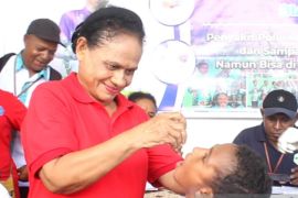 Pemkab Biak bersama GOW berikan asupan gizi anak cegah stunting