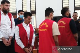 Sidang percobaan pembunuhan WNA Mexico dijaga aparat TNI/Polri