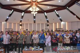 Pusri beri beasiswa kepada anak petani melalui Program PCA