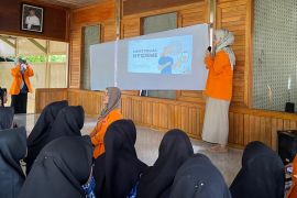 Unja edukasi kesehatan masyarakat desa Merangin melalui rumah sehat