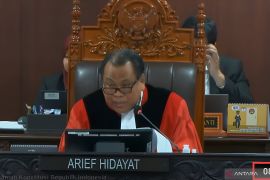 Hakim MK sempat bingung ketika saksi PAN mengaku dimintai surat mandat presiden