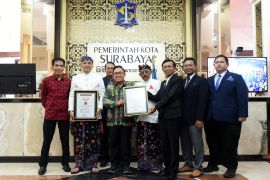 Pos bantuan hukum Pemkot-PERADI Surabaya tercatat MURI saat HJKS 731 tahun