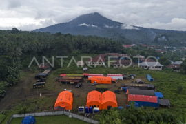 Tanggap darurat penanganan erupsi Gunung Ibu diperpanjang Page 1 Small