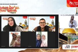 Dua ibu rumah tangga dapat hadiah berangkat ke Tanah Suci