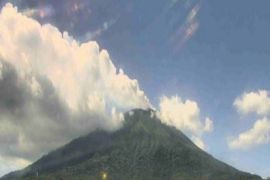 Badan Geologi imbau warga Amakaka waspada aliran lava Lewotolok