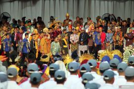 Seremoni apa saja yang biasanya menggunakan baju adat Riau?