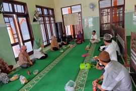 Merangkul para  penyintas HIV/AIDS dengan pertebal ilmu agama