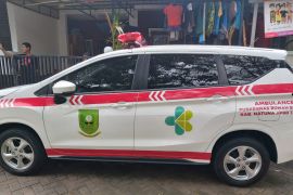 Pemkab Kubu Raya serahkan ambulans untuk delapan puskesmas