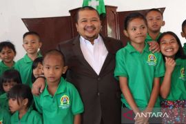 Di GKPA Sibadoar, jemaat minggu sambut hangat Bupati Tapsel