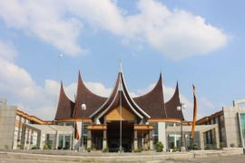 Masyarakat kritik plesiran "kejar tayang" legislator Dharmasraya