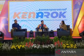 UMKM harus perkuat ekonomi kreatif, kata Menparekraf