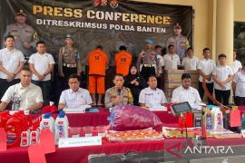 Polda Banten bongkar kasus dugaan produksi oli palsu