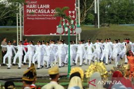 FOTO - Upacara Hari Lahir Pancasila di Dumai bersama Presiden Jokowi Page 3 Small